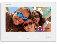 Hikvision DS-KH7300EY-WTE2/White beltéri állomás (36242)